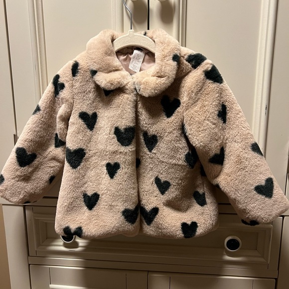 H&M Kids Cream Faux Fur Jacket with Black Hearts - Picture 5 of 8
